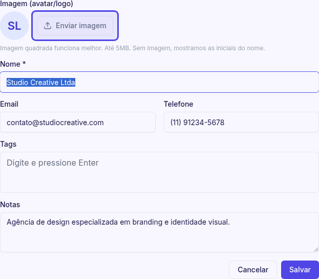 Botão Enviar imagem destacado no formulário